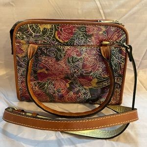 Patricia Nash Italian Leather Purse in like new w/wristlet